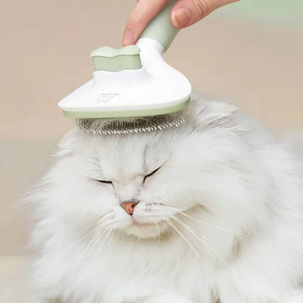 Michu Pet Brush Deshedding Tool 6 Michu Pet Brush Deshedding Tool - Image 4