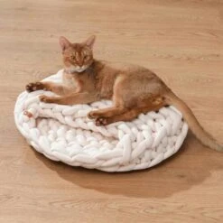 Michu Chunky Knit Soft Cat Bed Cave, Cream -Petkit Shop 88 b65facad 645d 409b bf16 2f87f11cc15b